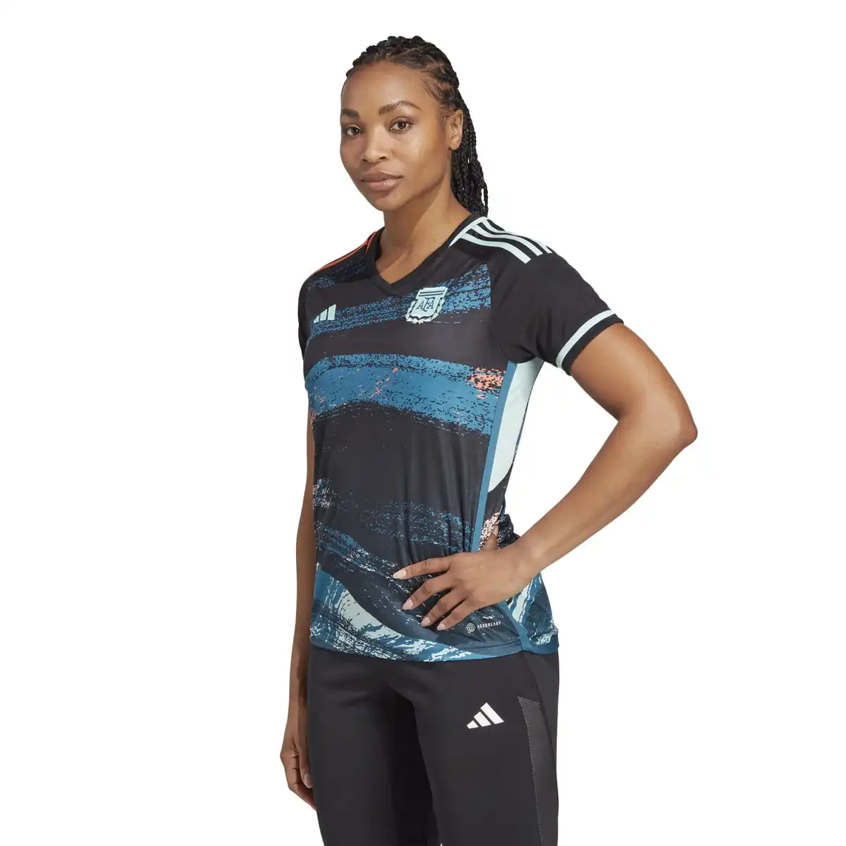 HT4228_4_APPAREL_On_Model_Standard_View_white.webp