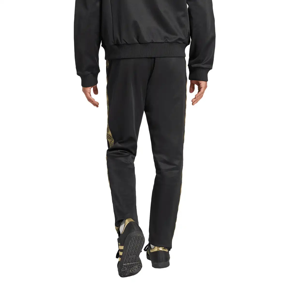JE5337_3_APPAREL_On_Model_Back_View_white.webp