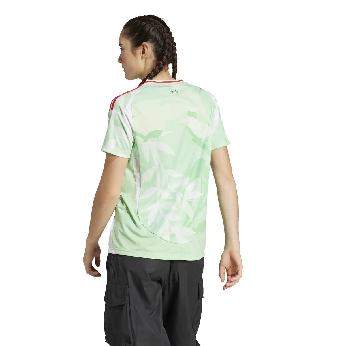 JF0600_5_APPAREL_On_Model_Back_View_white.webp