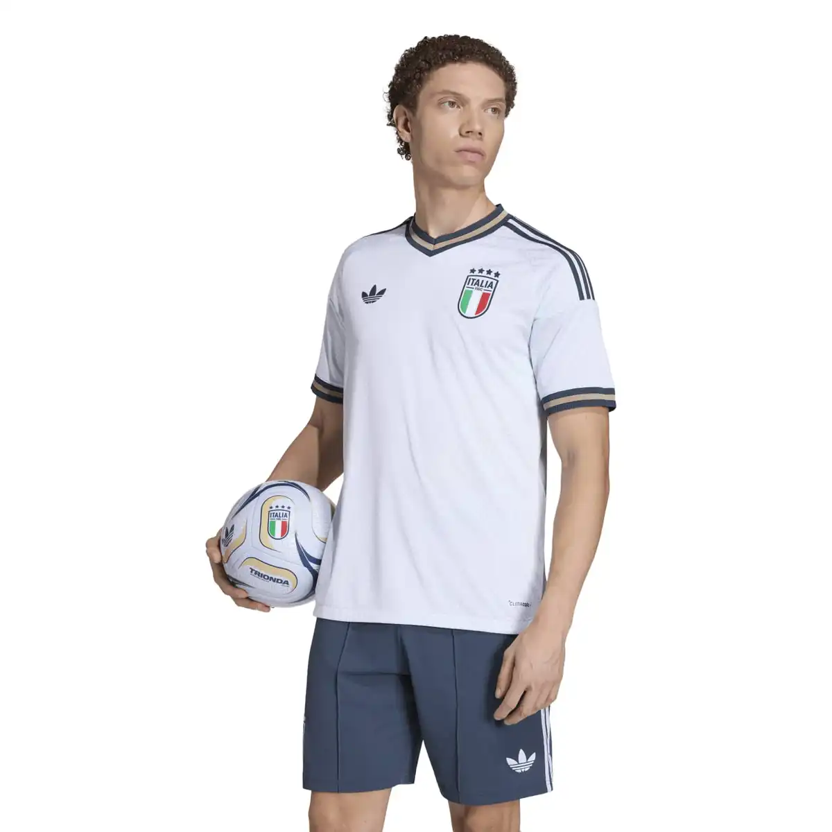 JL6938_4_APPAREL_On_Model_Standard_View_white.webp