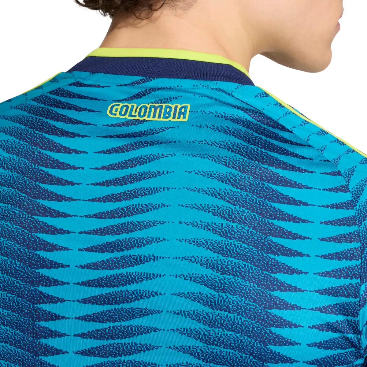JL6974_8_APPAREL_On_Model_Detail_View_2_white.webp