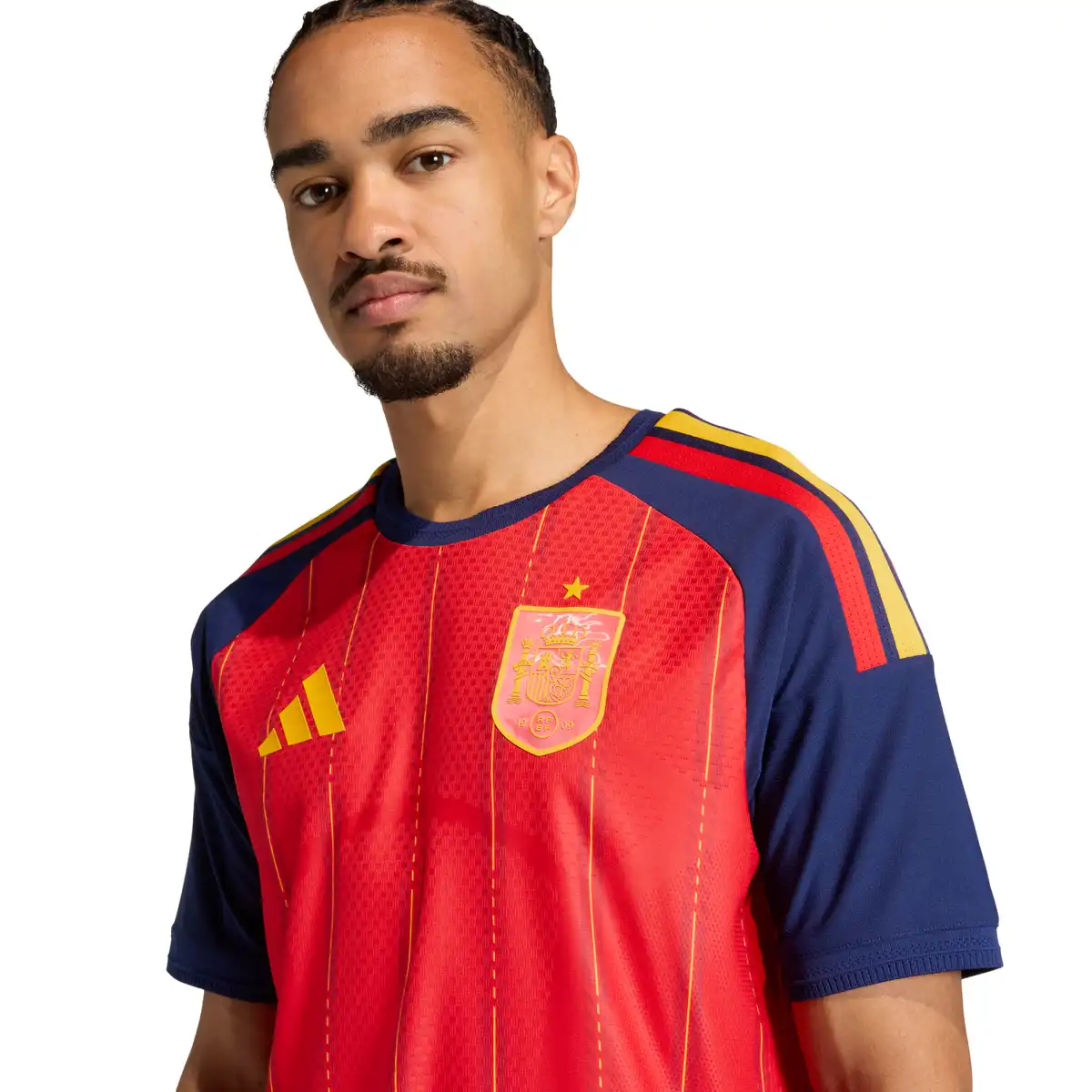 JN4366_8_APPAREL_On_Model_Detail_View_2_white.webp