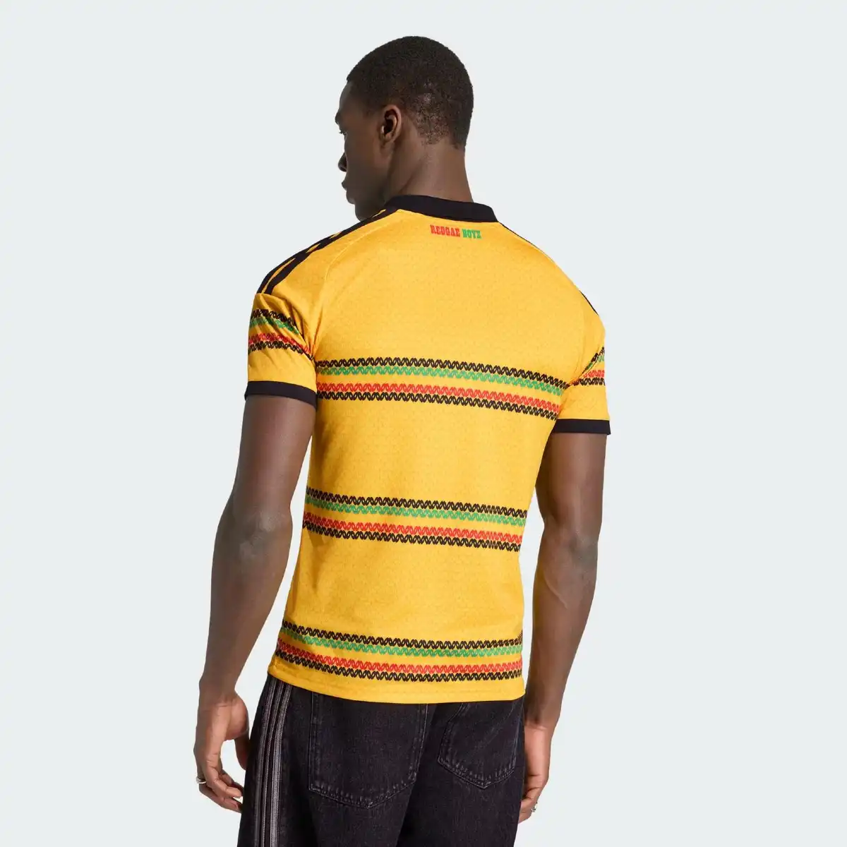 Jamaica_26_x_Bob_Marley_Home_Jersey_Yellow_KD0959_23_hover_model.webp