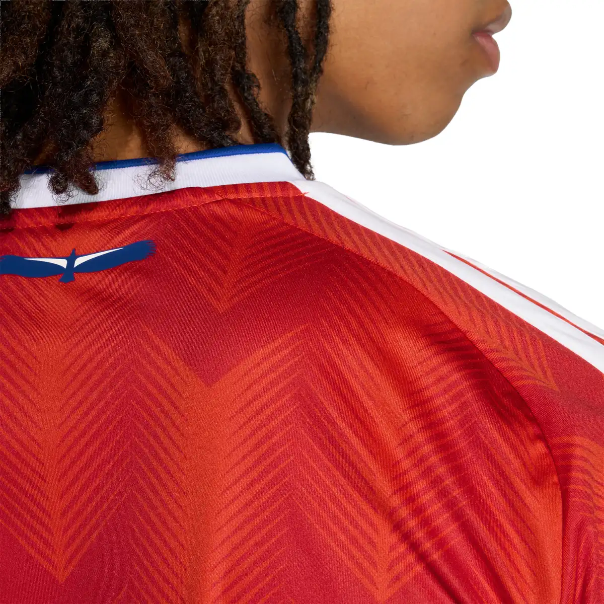 KG8542_6_APPAREL_On_Model_Detail_View_1_white.webp
