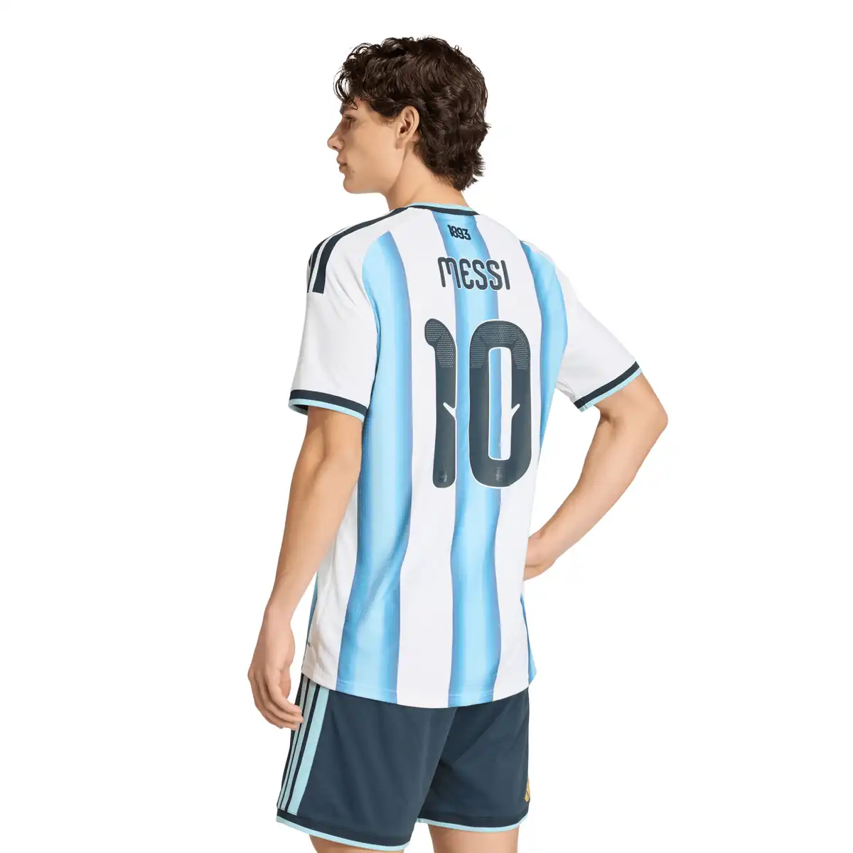 KH3934_4_APPAREL_On_Model_Back_View_white.webp